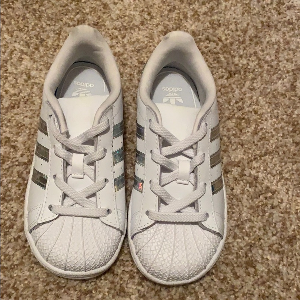 Adidas white Girl’s leather tennis shoes